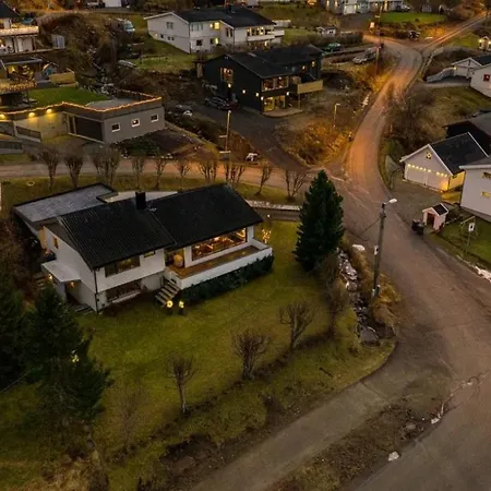 With 4 Bedrooms Tromsø